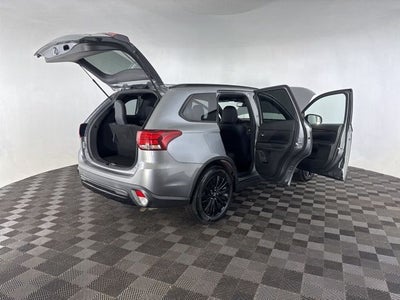 2020 Mitsubishi Outlander LE