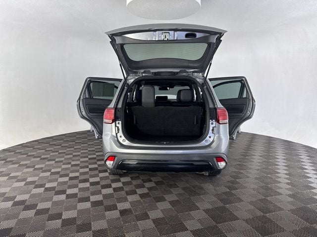 2020 Mitsubishi Outlander LE