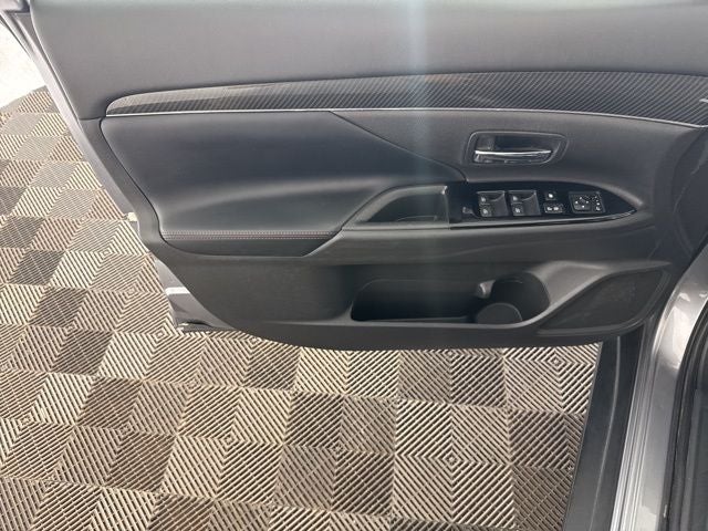 2020 Mitsubishi Outlander LE