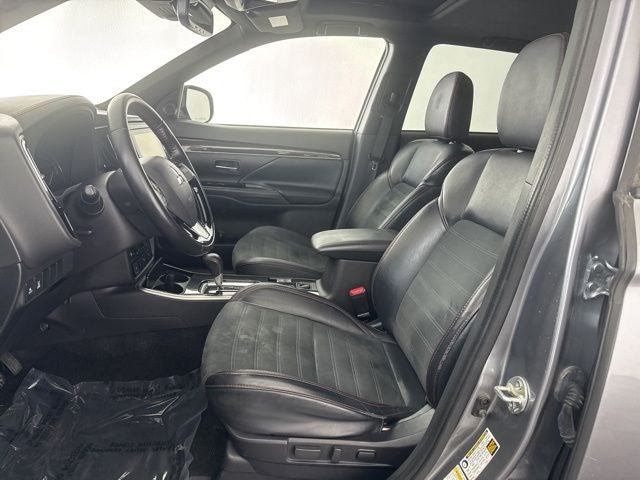 2020 Mitsubishi Outlander LE