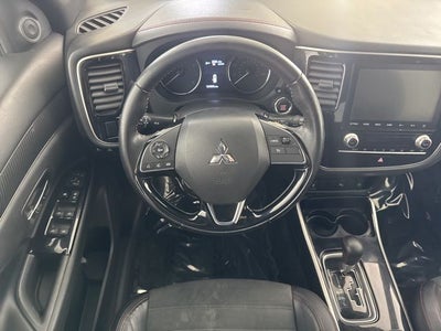 2020 Mitsubishi Outlander LE