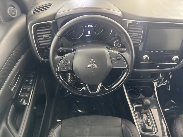 2020 Mitsubishi Outlander LE