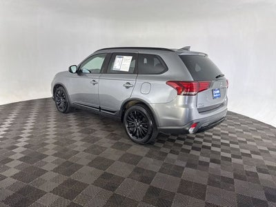 2020 Mitsubishi Outlander LE
