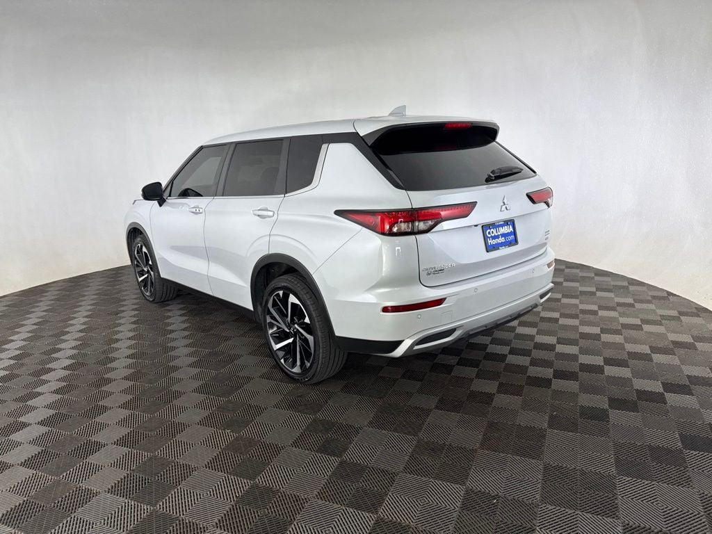 2024 Mitsubishi Outlander SE