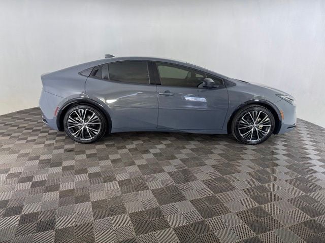 2025 Toyota Prius XLE