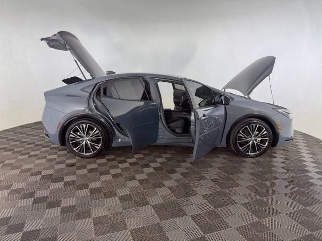 2025 Toyota Prius XLE