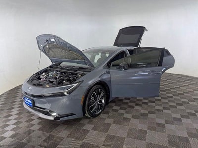 2025 Toyota Prius XLE
