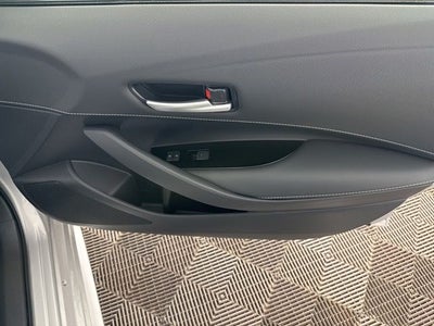 2025 Toyota Corolla Hatchback SE