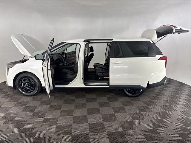 2025 Kia Carnival LXS