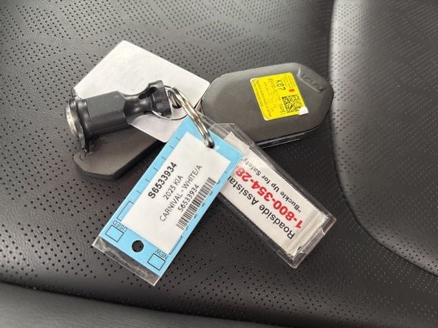 2025 Kia Carnival LXS