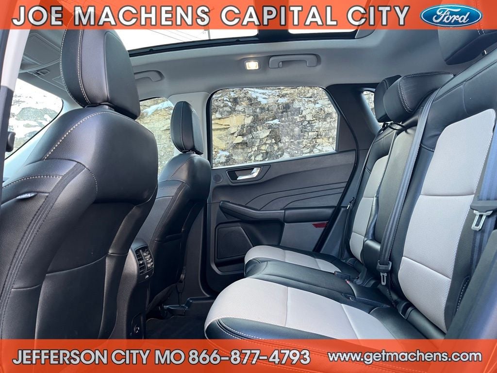 2022 Ford Escape Hybrid Titanium