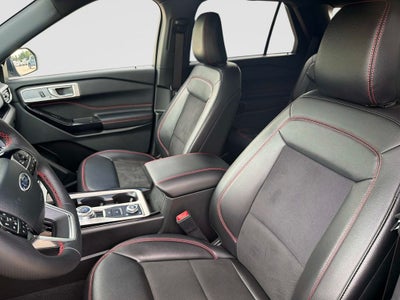 2024 Ford Explorer ST-Line