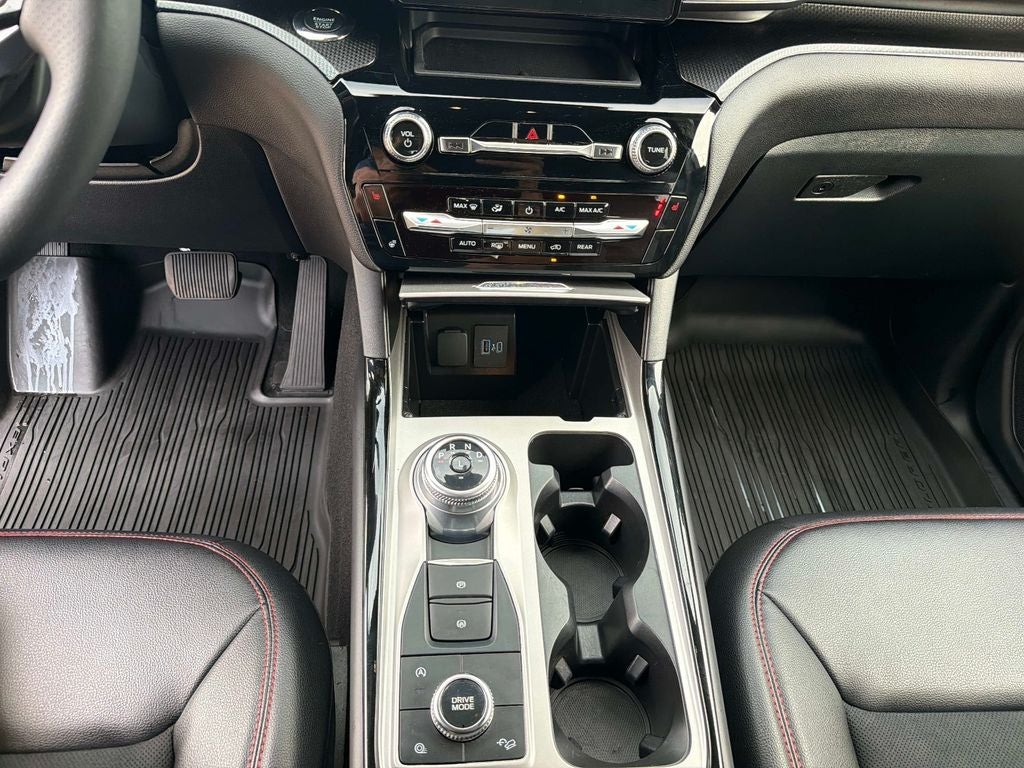 2024 Ford Explorer ST-Line