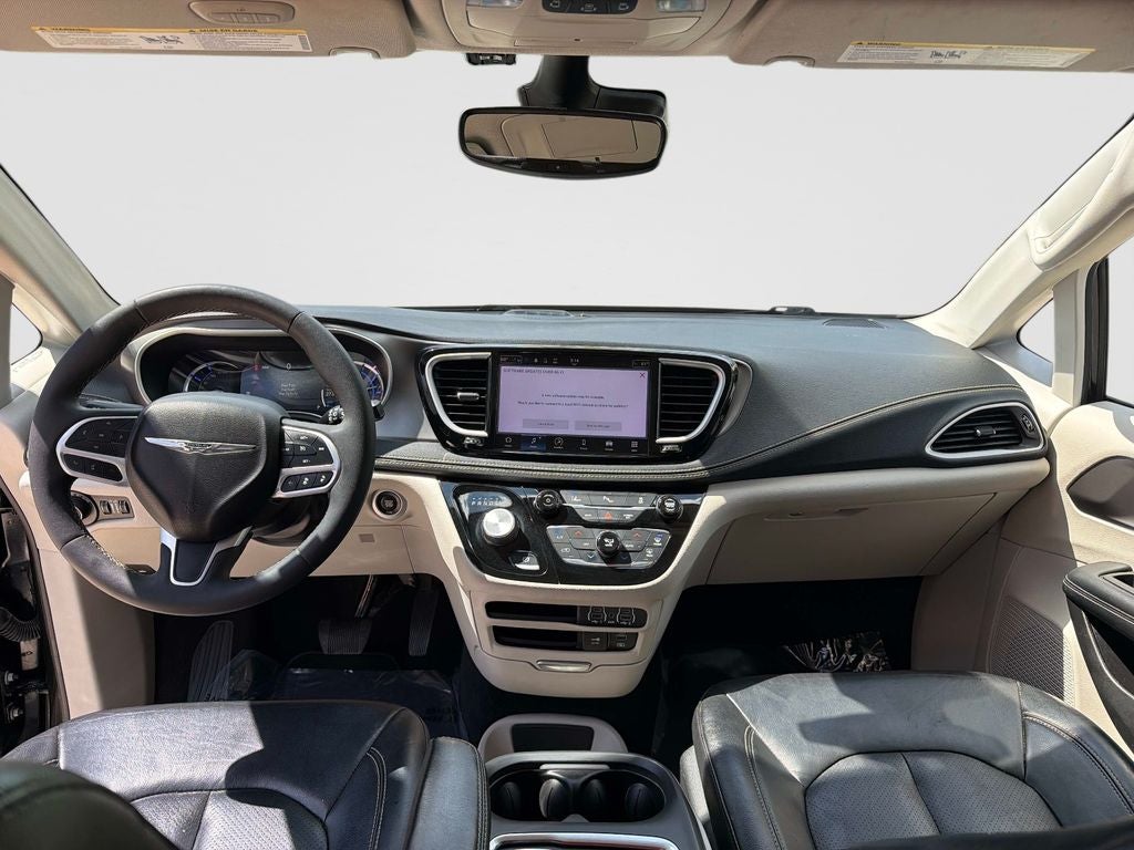 2022 Chrysler Pacifica Hybrid Touring L