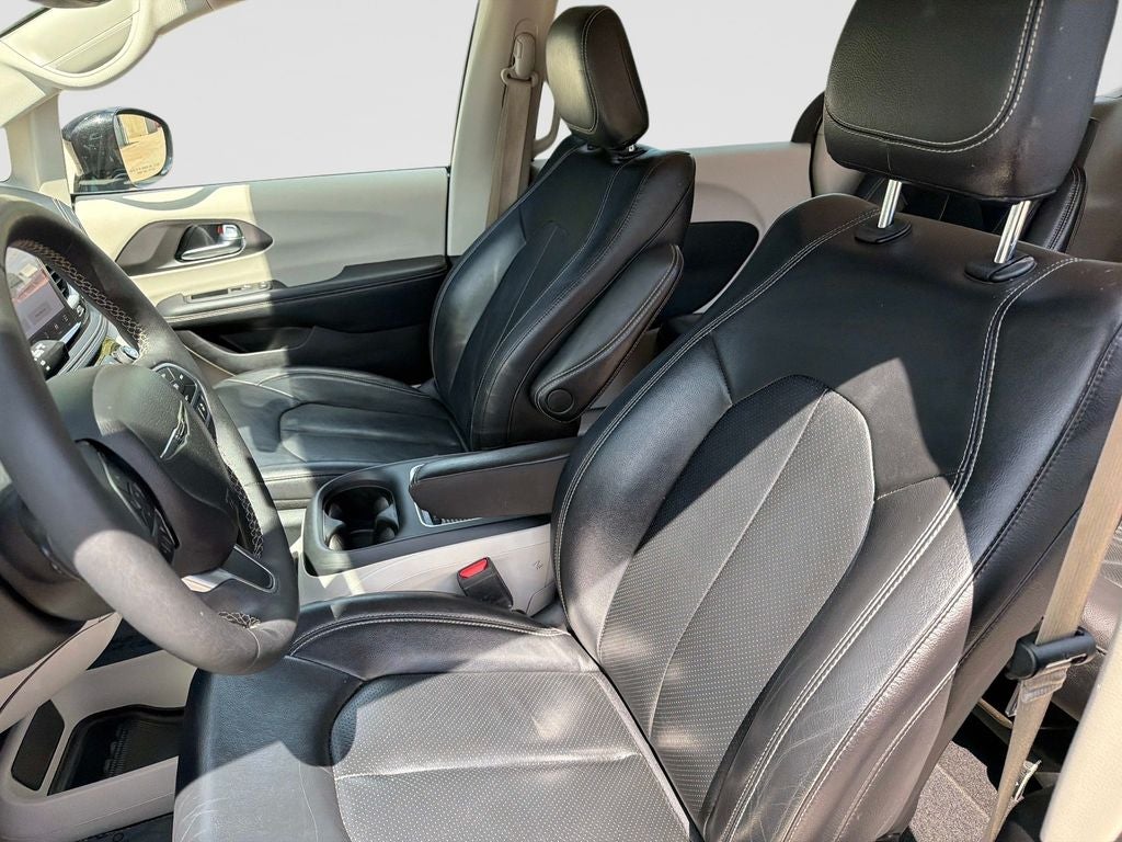 2022 Chrysler Pacifica Hybrid Touring L