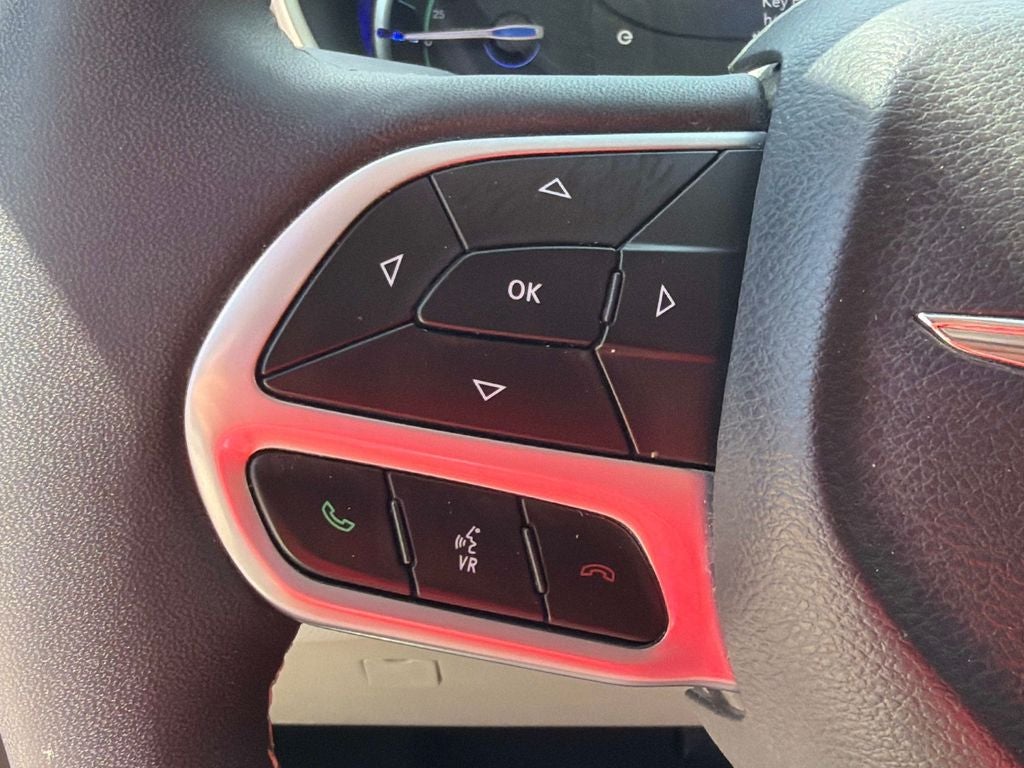 2022 Chrysler Pacifica Hybrid Touring L