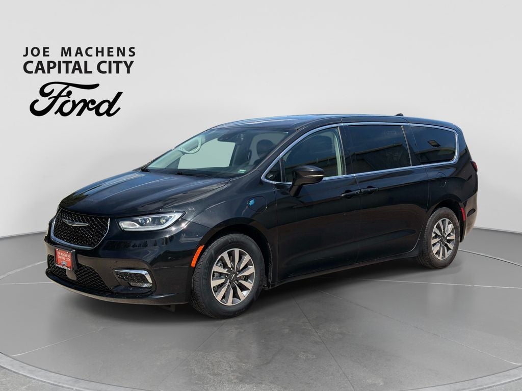 2022 Chrysler Pacifica Hybrid Touring L