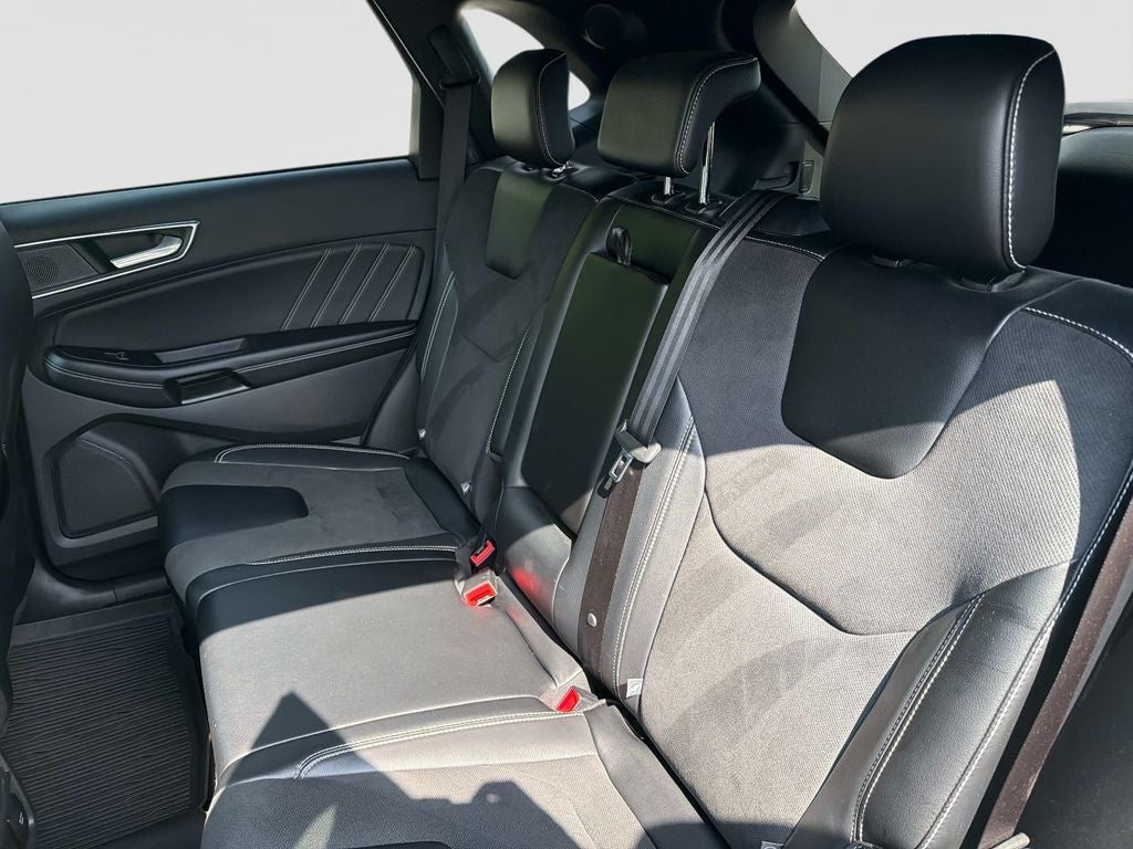 2022 Ford Edge ST