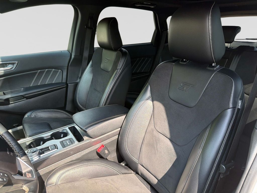 2022 Ford Edge ST