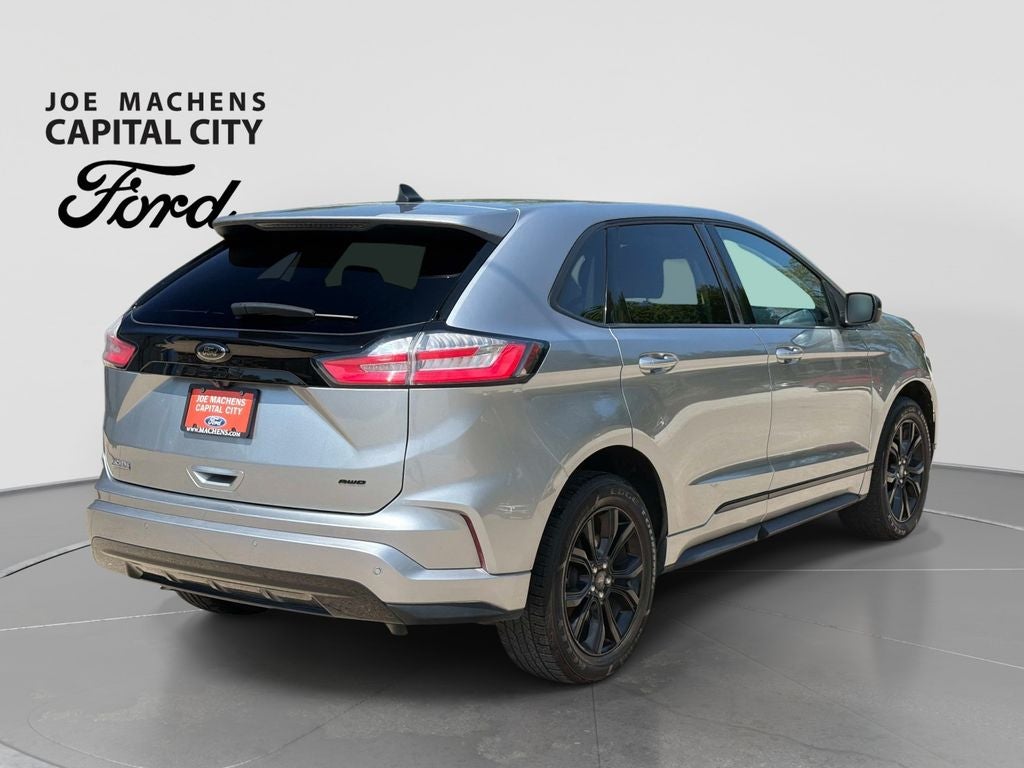 2022 Ford Edge SE
