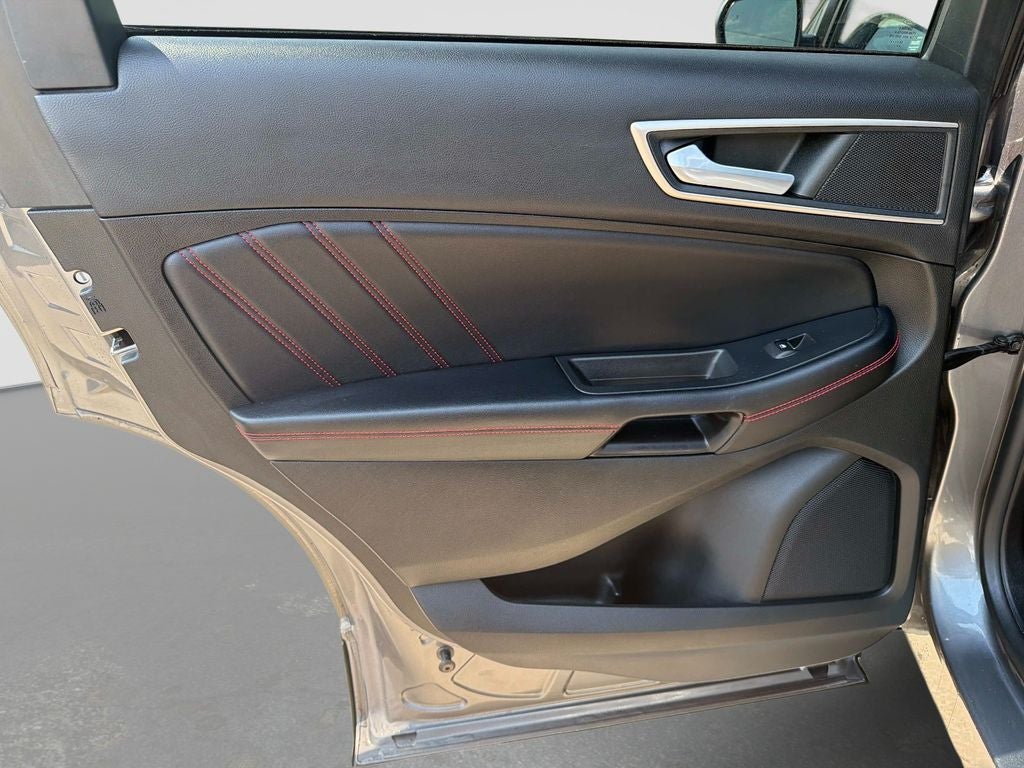 2022 Ford Edge ST Line