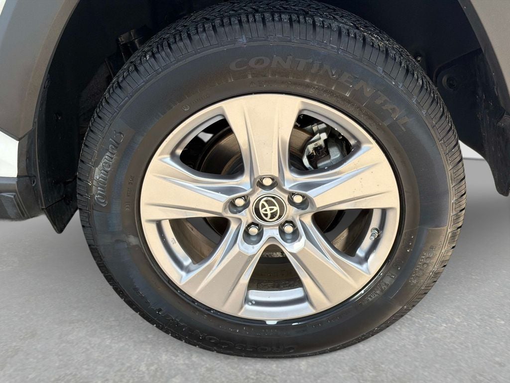 2022 Toyota RAV4 Hybrid LE