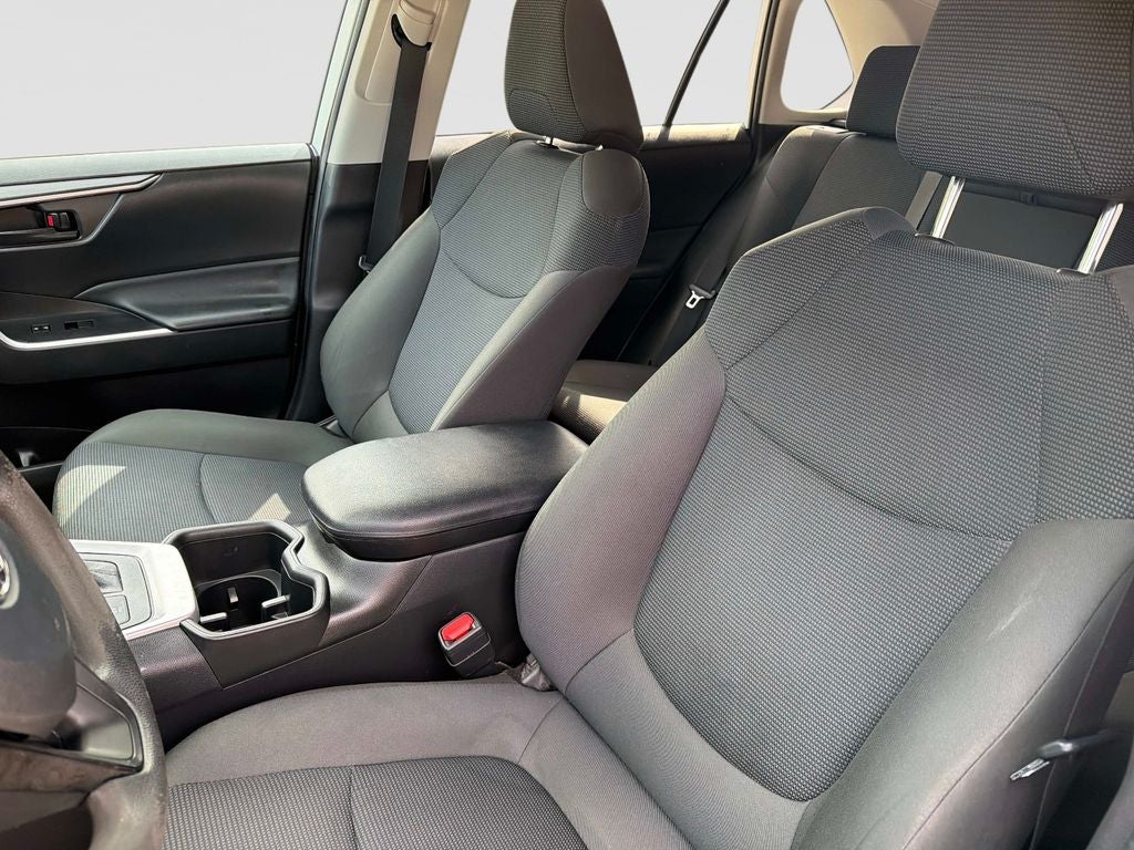 2022 Toyota RAV4 Hybrid LE