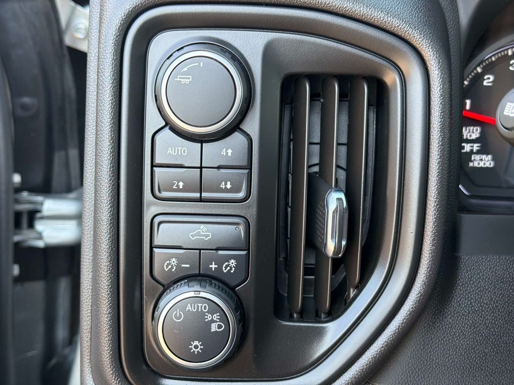 2023 Chevrolet Silverado 1500 Custom Trail Boss