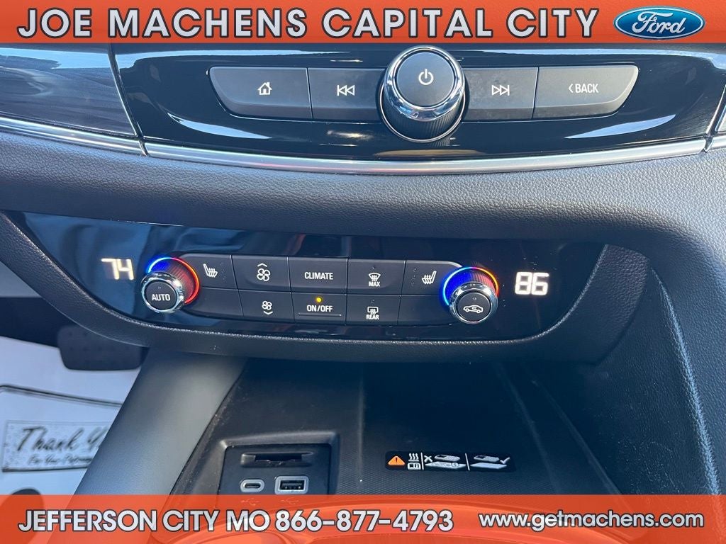 2023 Buick Enclave Essence