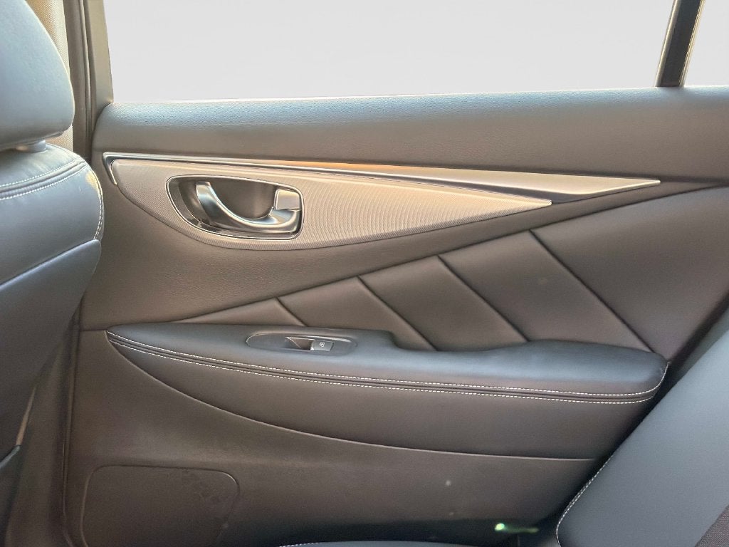2023 INFINITI Q50 LUXE