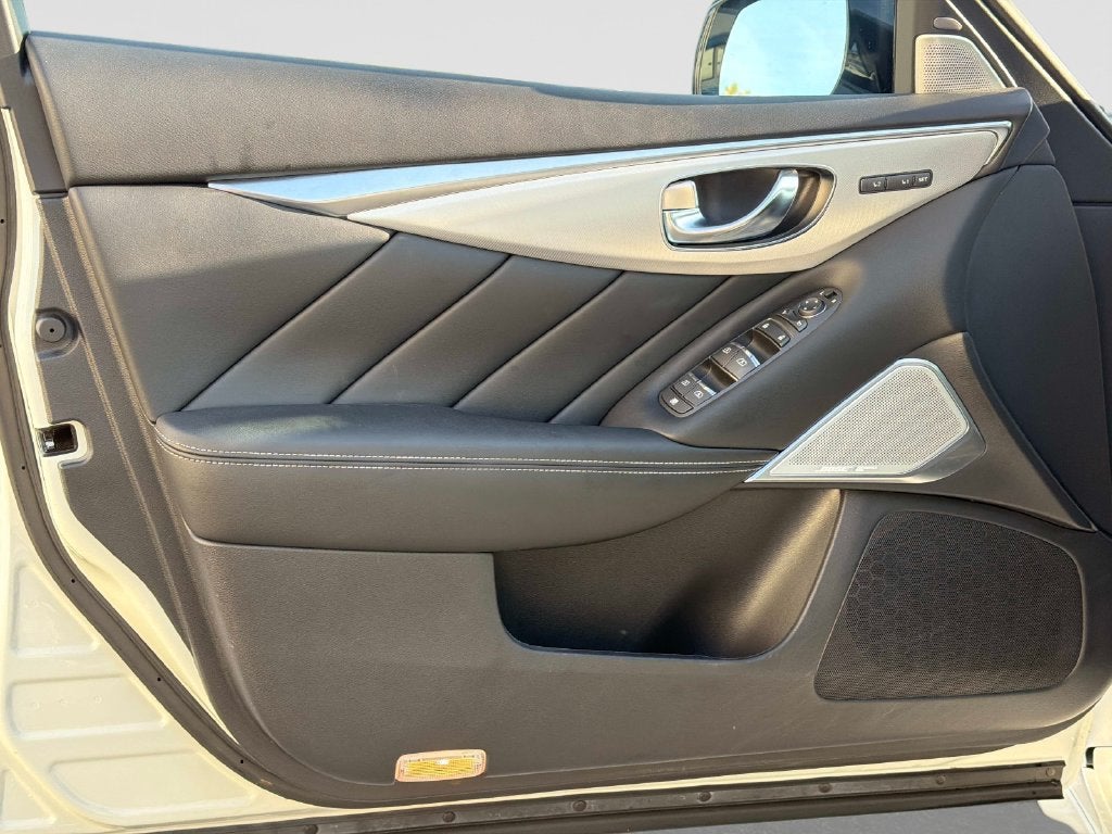 2023 INFINITI Q50 LUXE