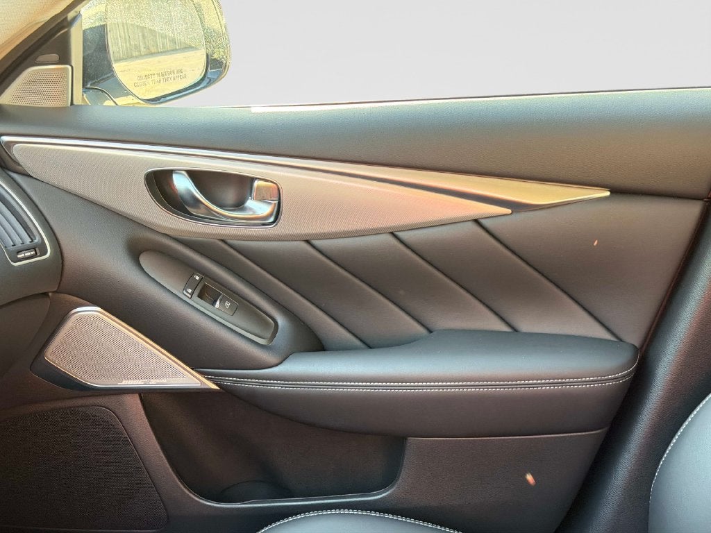 2023 INFINITI Q50 LUXE