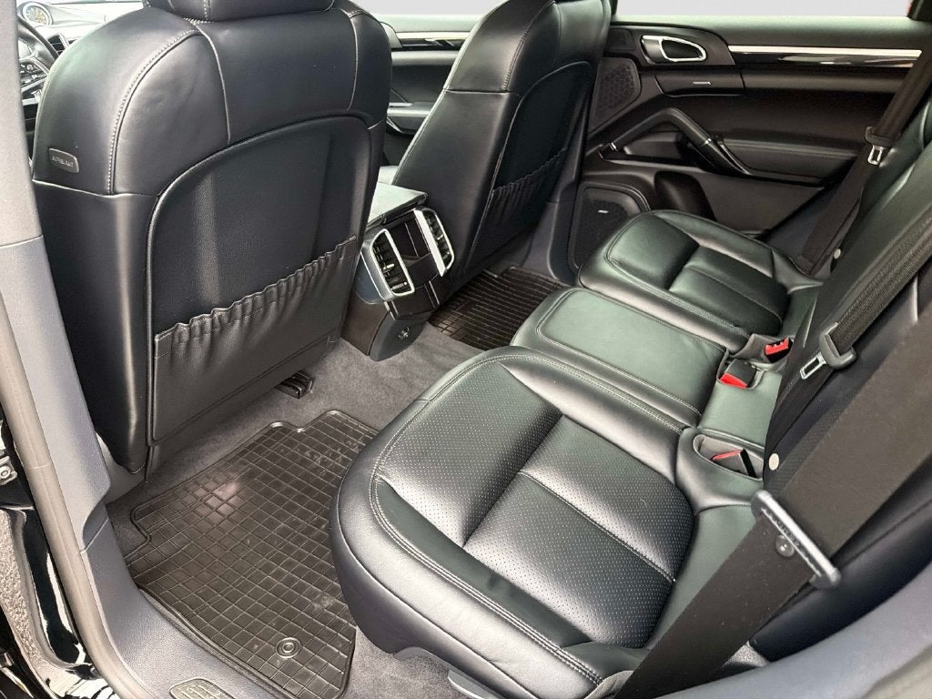 2018 Porsche Cayenne Platinum Edition