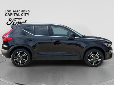 2025 Volvo XC40 B5 Core