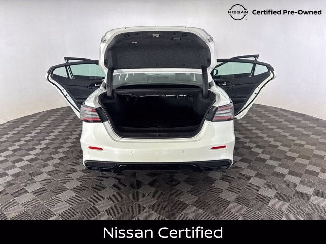 2023 Nissan Maxima SR