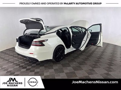 2023 Nissan Maxima SR