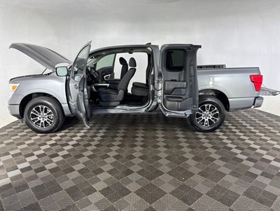 2024 Nissan Titan SV