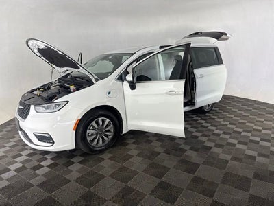 2023 Chrysler Pacifica Hybrid Touring L