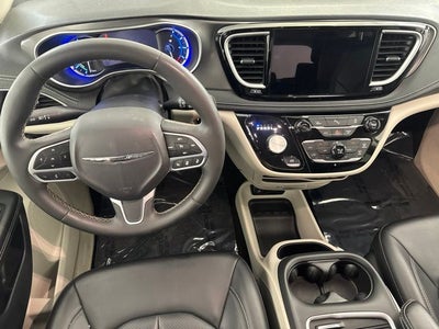 2023 Chrysler Pacifica Hybrid Touring L