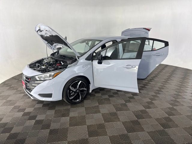 2025 Nissan Versa 1.6 SR