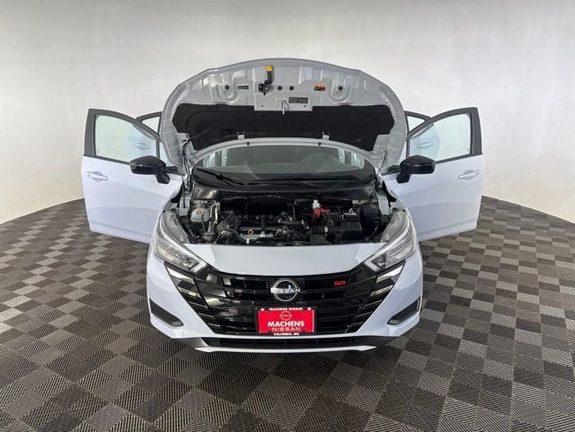 2025 Nissan Versa 1.6 SR