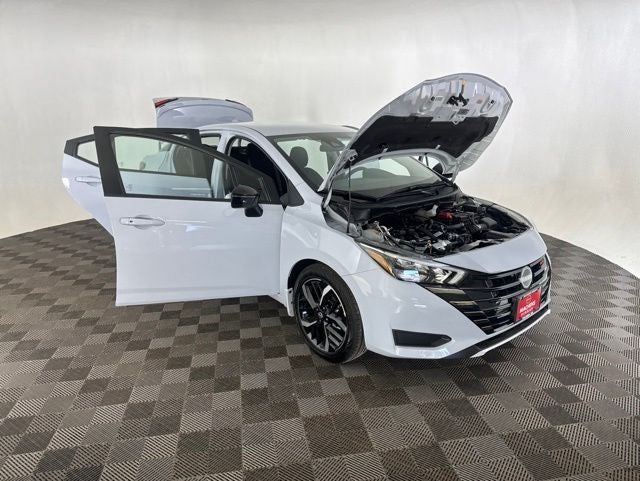 2025 Nissan Versa 1.6 SR