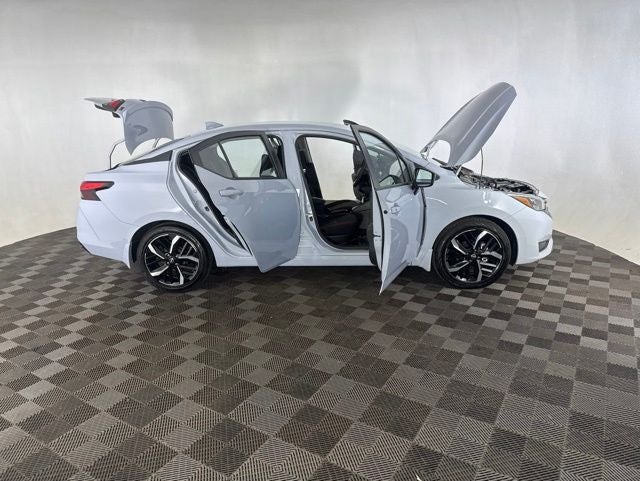 2025 Nissan Versa 1.6 SR