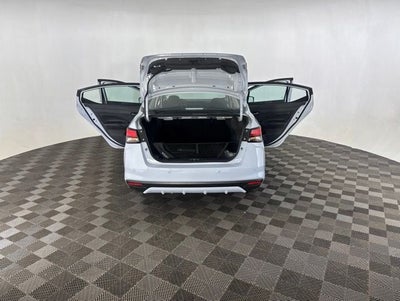 2025 Nissan Versa 1.6 SR