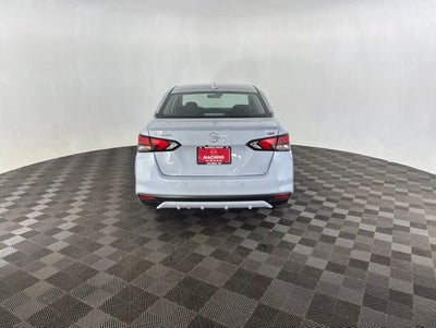 2025 Nissan Versa 1.6 SR