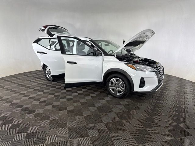 2023 Nissan Kicks S