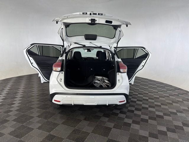2023 Nissan Kicks S