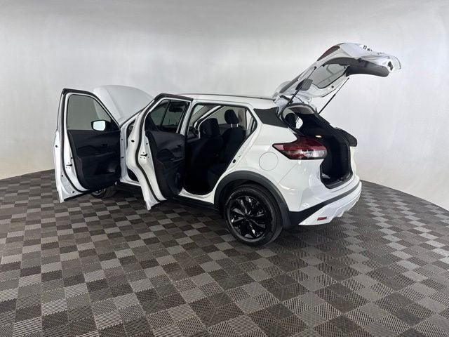 2023 Nissan Kicks S