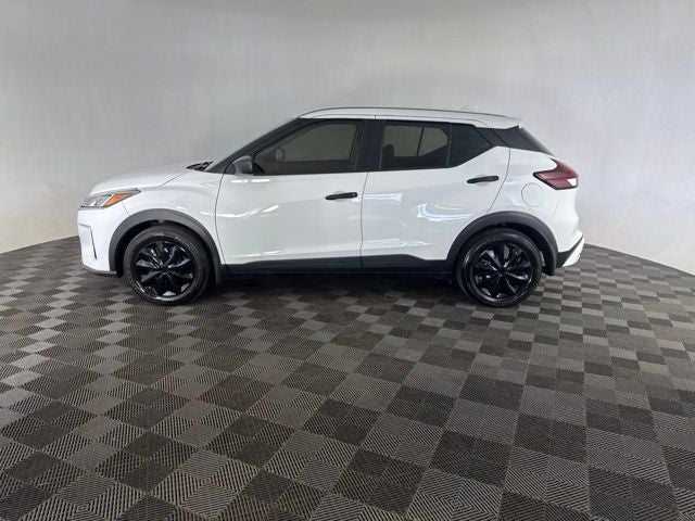 2023 Nissan Kicks S