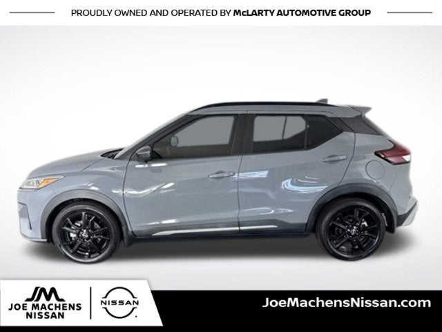 2022 Nissan Kicks SR